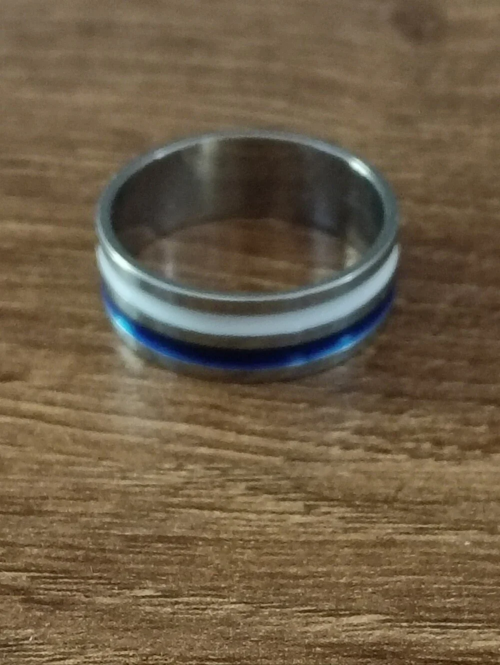 Men's Size 8.5 Silver Tone Blue & White Inlay Wedding Band Ring